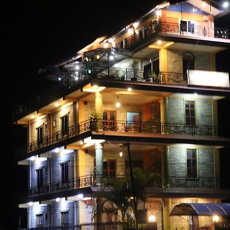 Hotel Young'S Stupa Ranipauwa Kültér fotó
