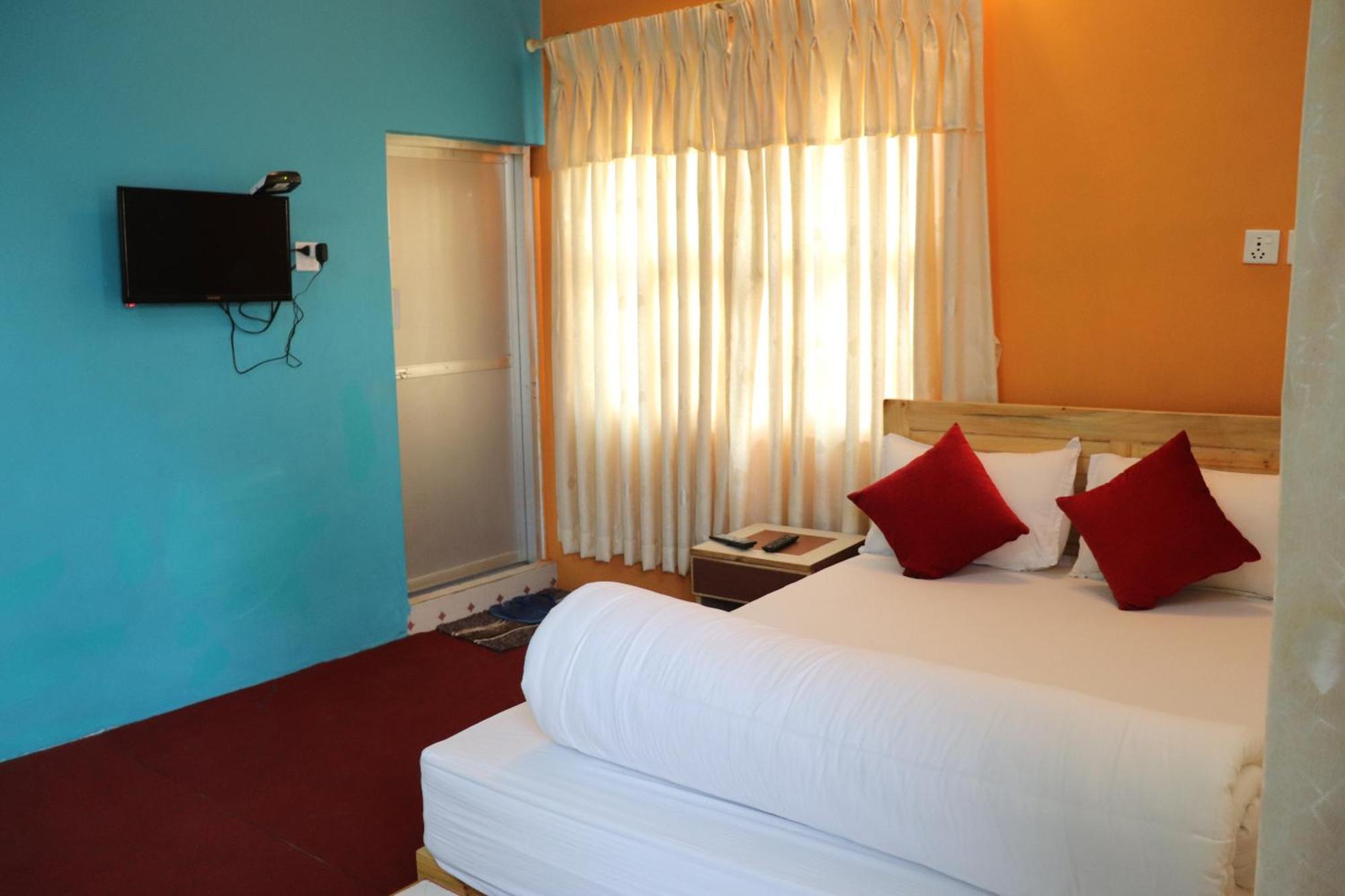 Hotel Young'S Stupa Ranipauwa Kültér fotó