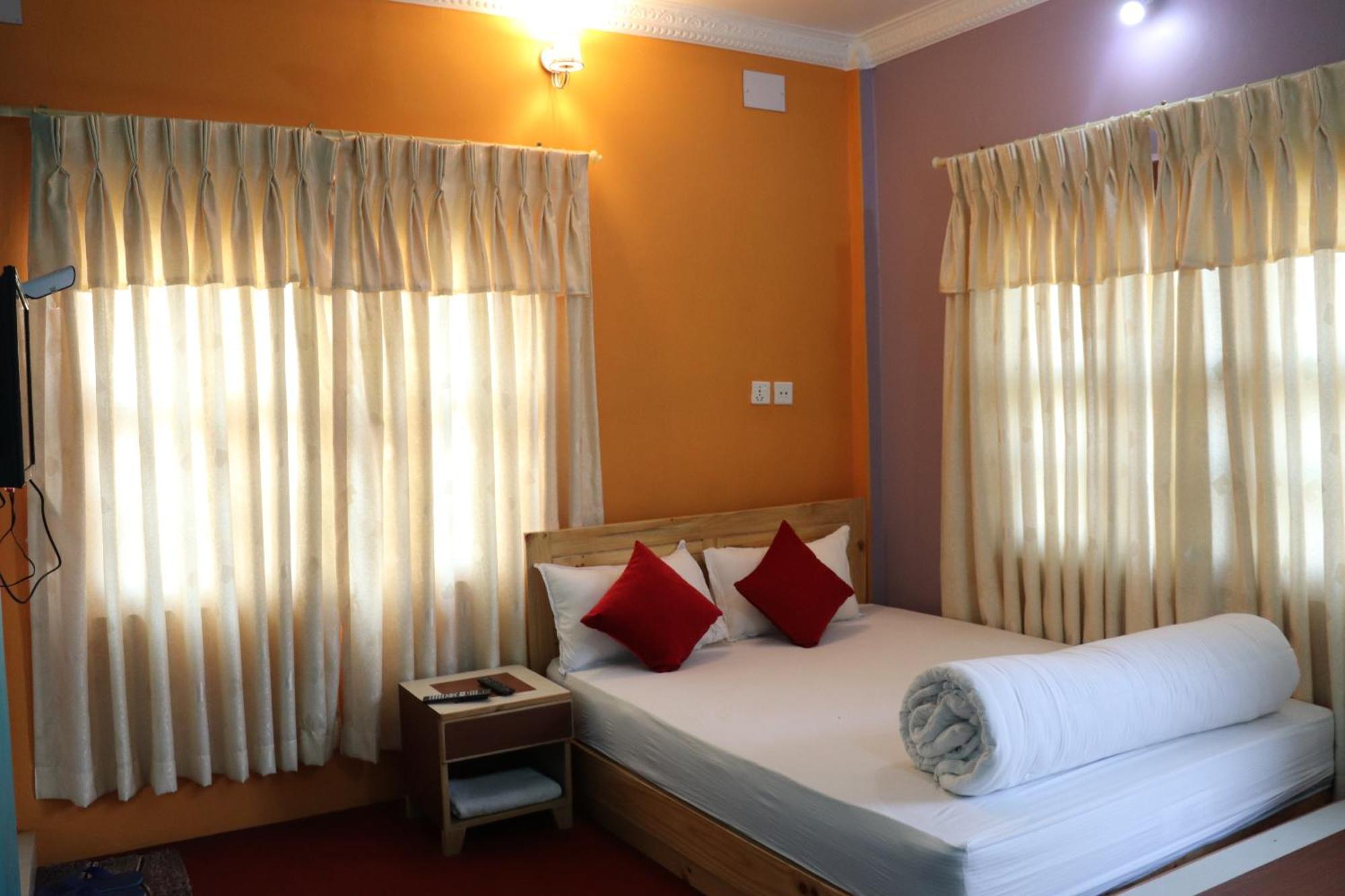 Hotel Young'S Stupa Ranipauwa Kültér fotó