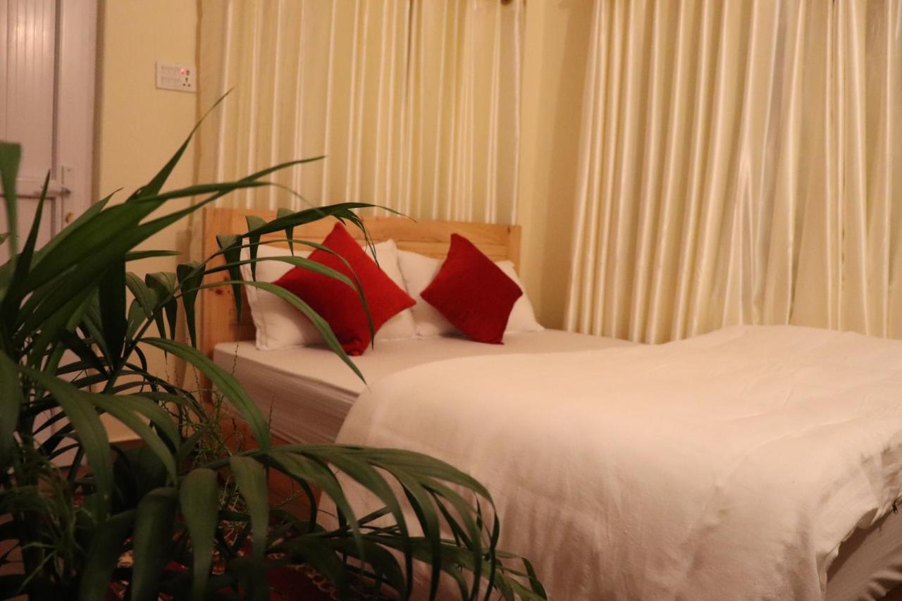 Hotel Young'S Stupa Ranipauwa Kültér fotó