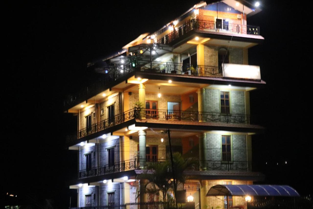 Hotel Young'S Stupa Ranipauwa Kültér fotó