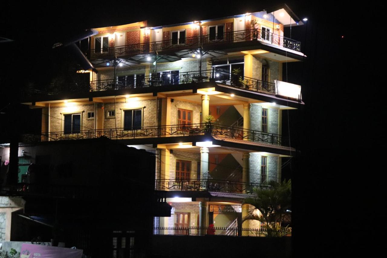 Hotel Young'S Stupa Ranipauwa Kültér fotó