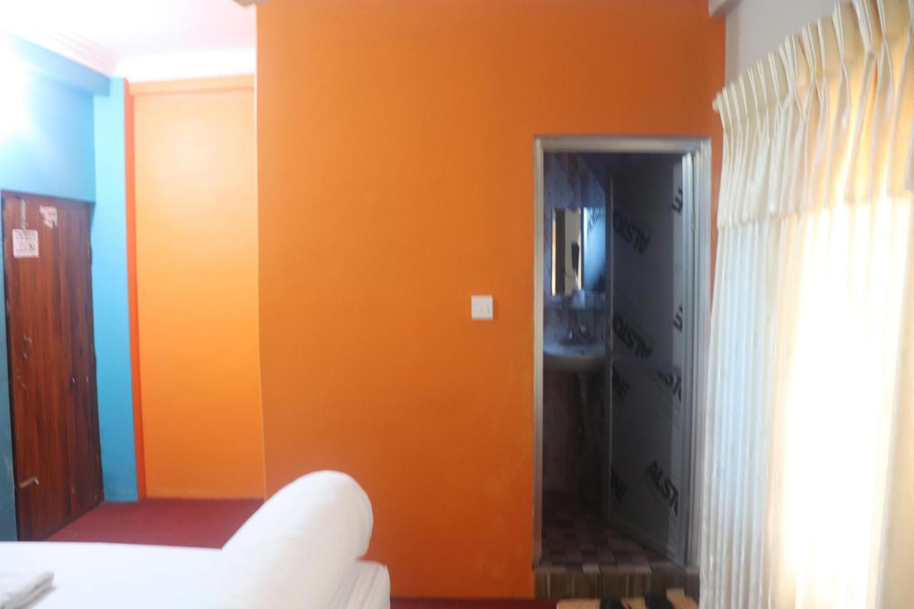 Hotel Young'S Stupa Ranipauwa Kültér fotó