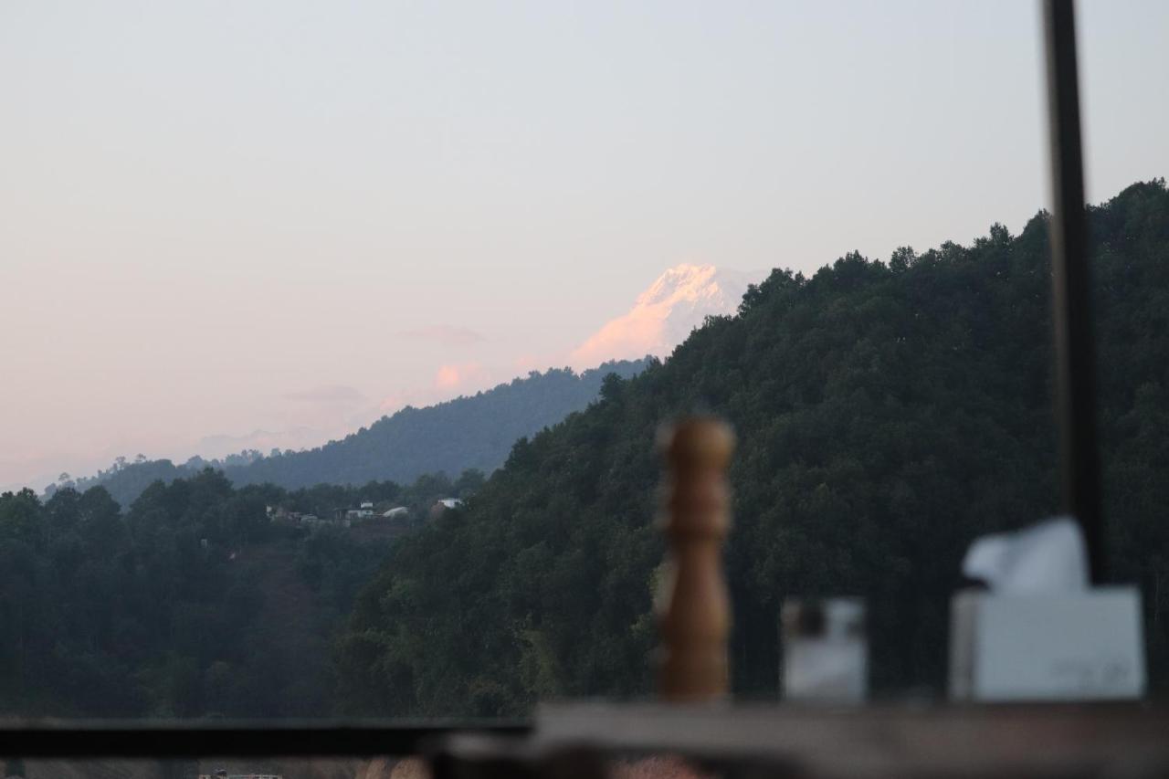 Hotel Young'S Stupa Ranipauwa Kültér fotó